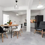Pilice - Basen, Sauny, Atrakcje Dla Dzieci W Cenie - 250m