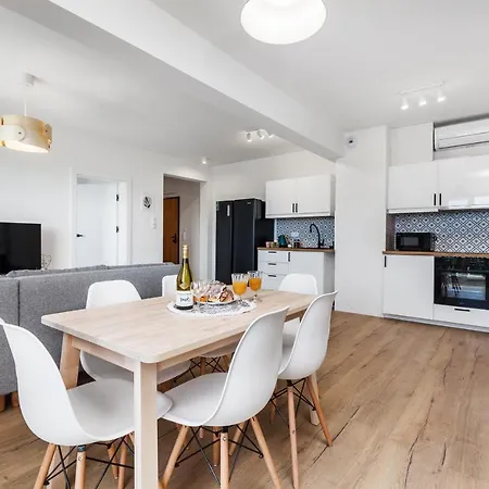 Pilice アパートホテル